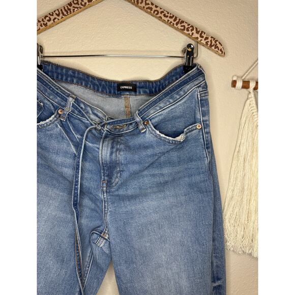 Express Relaxed Tapered Mid Rise Jeans sz 6R - Picture 2 of 3